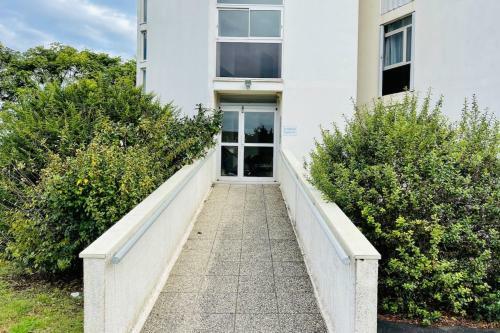 Furnished Apartment With Balcony & Parking In A Secure Residence