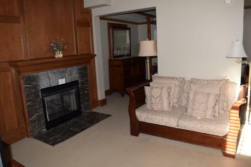 Hotel Fort Harrison State Park Inn
