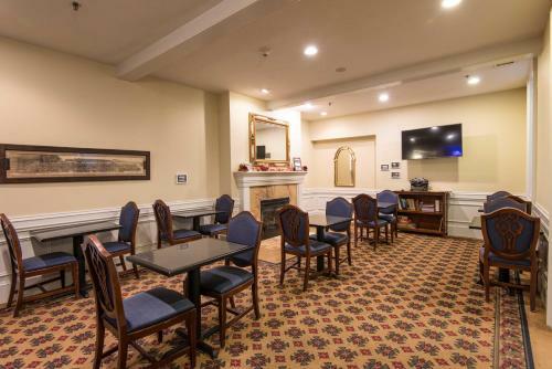 Hotel Fort Harrison State Park Inn