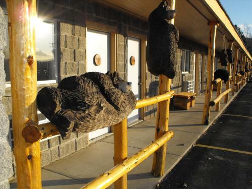 Eagle's Nest Motel