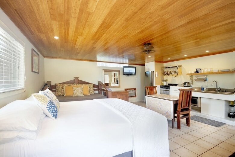 Tiki Moon Villas