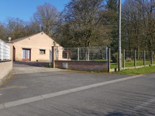Villa A L'or�e De La For�t