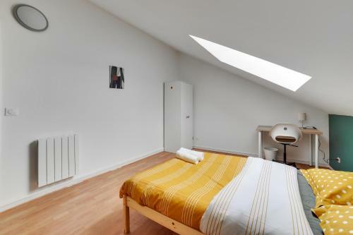 Chic And Spacious Apart With Parking