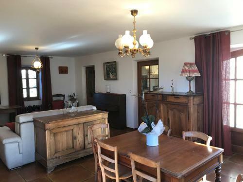 Hostal La Clue/ Le Jas Du Ventoux
