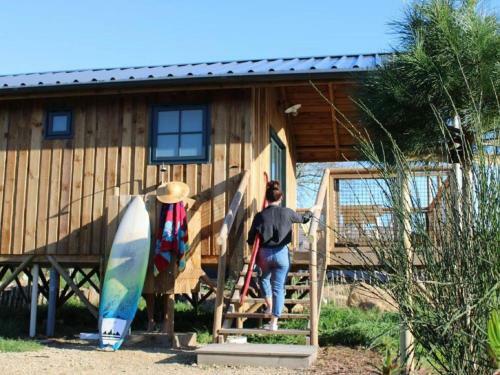 Ravishing Bungalow In Ploemel With Shared Sauna