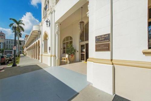 Aparthotel The Palm Beach Hotel Condominium