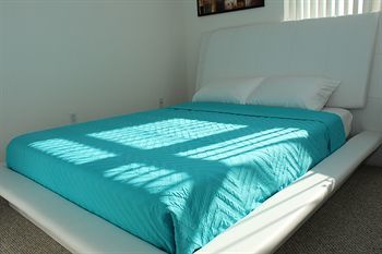 Luxury Apartments At Intracoastal