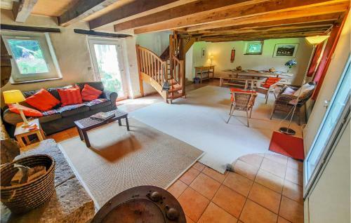 Nice Home In Plouray With 3 Bedrooms