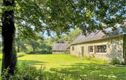 Nice Home In Plouray With 3 Bedrooms
