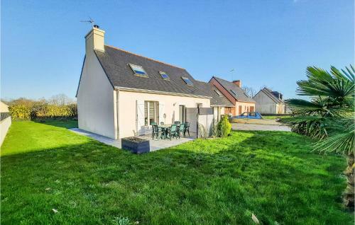Nice Home In Pont-aven With Wifi And 3 Bedrooms