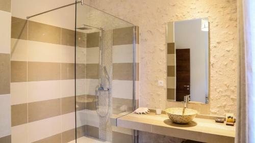 Hostal Les Loges De Saint Eloi- G�tes