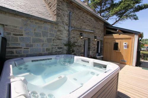 Au Mont Chez Nous Jaccuzi Et Sauna
