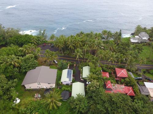 Oceanfront Cottage At Kehena Beach