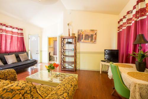 Oceanfront Cottage At Kehena Beach