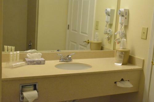 Hotel Home Inn & Suites