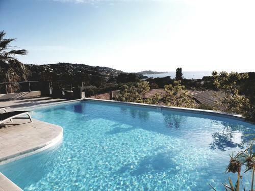 Villa Individuelle Avec Piscine Priv�e Chauff�e Proche Commerces Et Plage