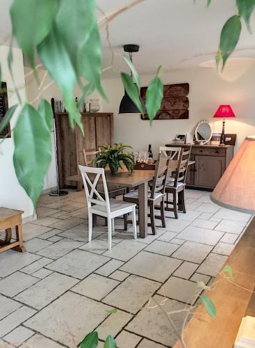 La Maison de Lucien, G�te Au C?ur Du Vignoble Chablisien