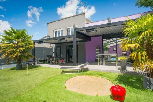 Magnifique Villa Esprit Loft Avec Jacuzzi � Pringy