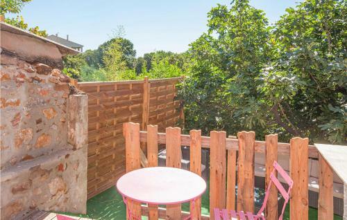 Amazing Apartment In Puget Ville With Internet