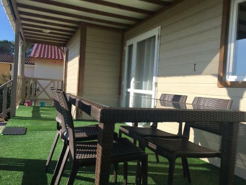 Ch�let Dans Parc De Loisirs 5 �toiles
