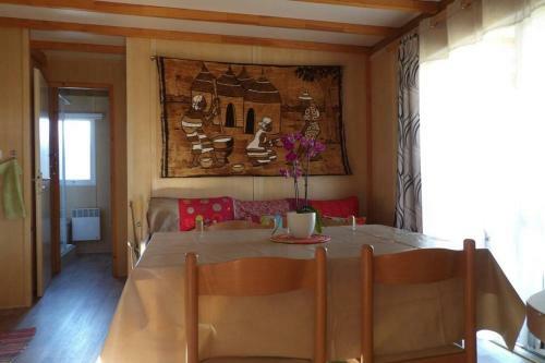 Ch�let Dans Parc De Loisirs 5 �toiles