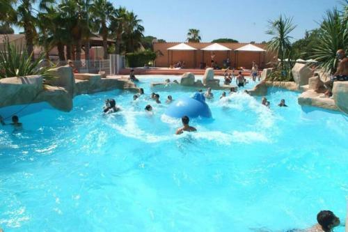 Ch�let Dans Parc De Loisirs 5 �toiles
