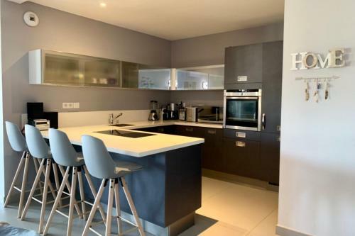 Apartamento Elegant Design Apt With Balcony And Pool