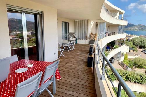 Apartamento Elegant Design Apt With Balcony And Pool