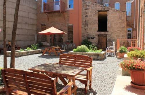 Windsor Hotel & Restaurant