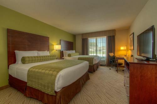 Hotel Cobblestone Inn And Suites