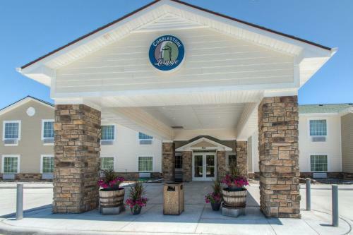 Hotel Cobblestone Inn And Suites