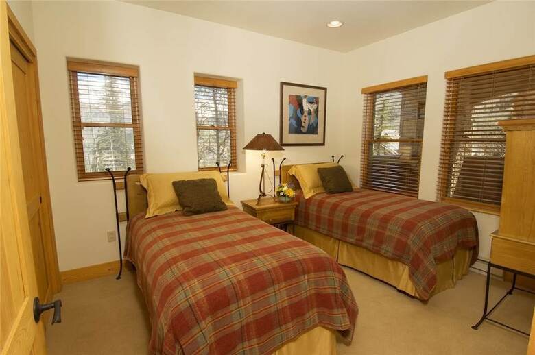Bear Creek Lodge