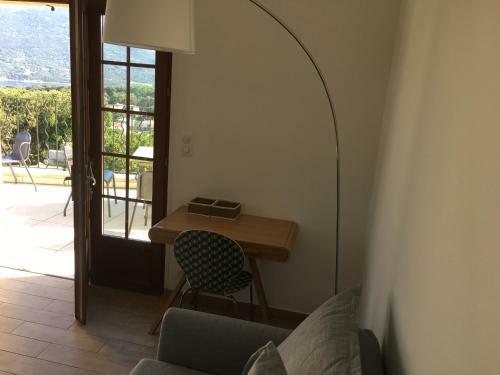 Apartamentos Casasgiu Mer, Montagne Et Calme