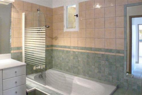 Holiday Home, Puym�ras