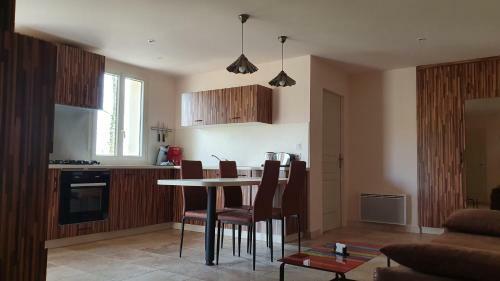 Hostal Domaine Du Cardou