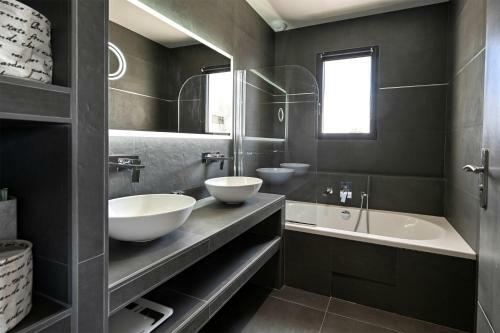 Superbe Villa Moderne � Proximit� De Lourmarin
