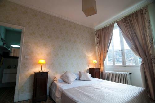 Ria Sirach Apartments