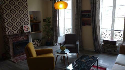 Ria Sirach Apartments
