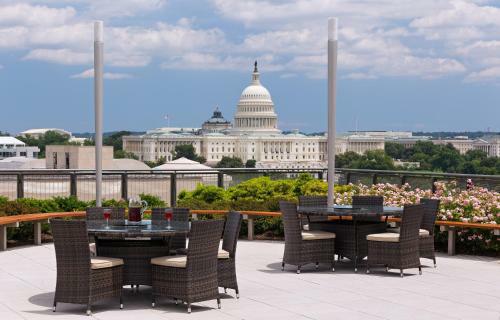 Apartamentos Churchill At Newseum Residences