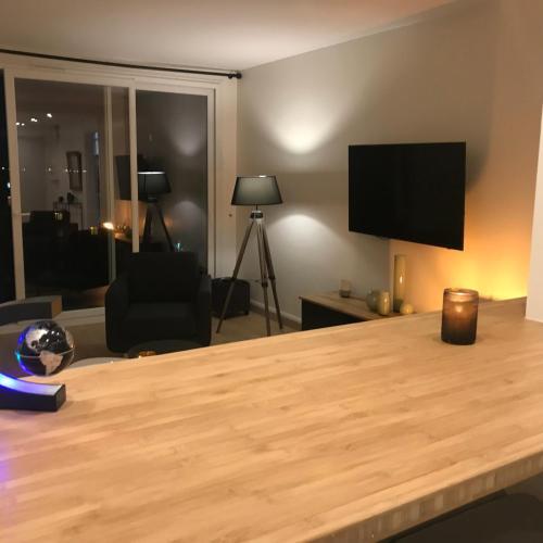 Apartamento T4 Refait � Neuf Rennes, 3 Ch. Parking, 2 Balcons.