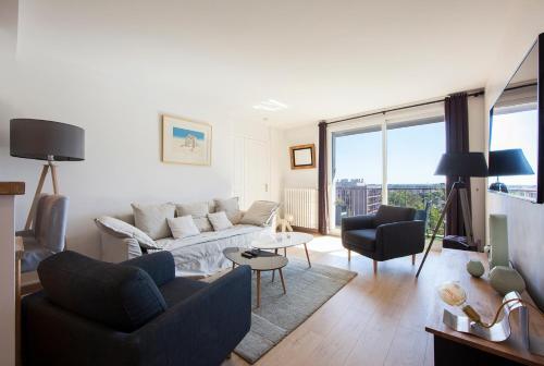 Apartamento T4 Refait � Neuf Rennes, 3 Ch. Parking, 2 Balcons.