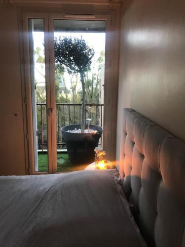 Apartamento T4 Refait � Neuf Rennes, 3 Ch. Parking, 2 Balcons.