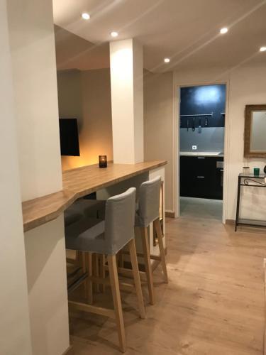 Apartamento T4 Refait � Neuf Rennes, 3 Ch. Parking, 2 Balcons.