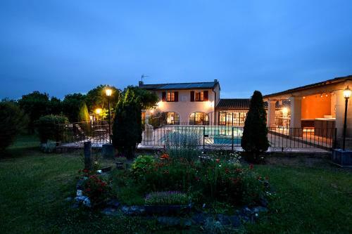 Bastide Les Basses Roy�res
