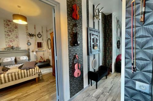 Charming Atypical 3 Bedroom Apartment