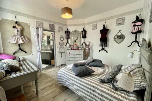 Charming Atypical 3 Bedroom Apartment