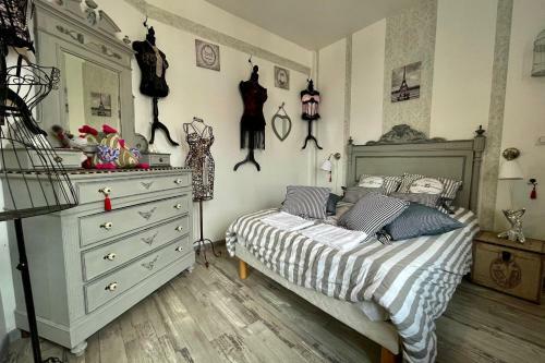 Charming Atypical 3 Bedroom Apartment