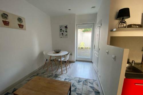 Spacious Apartment With Private Courtyard Located In Roanne