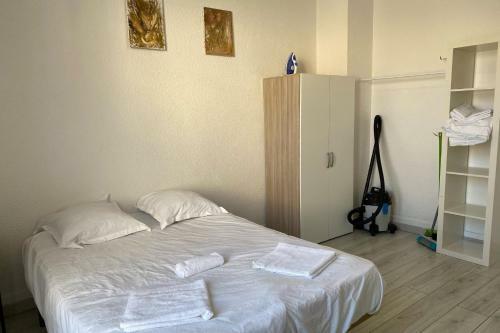Spacious Apartment With Private Courtyard Located In Roanne