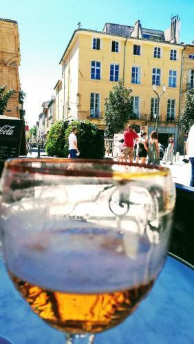 G�te De La Sabli�re Vignoble Aixois Et Piscine